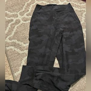 Lulu Lemon joggers size 4